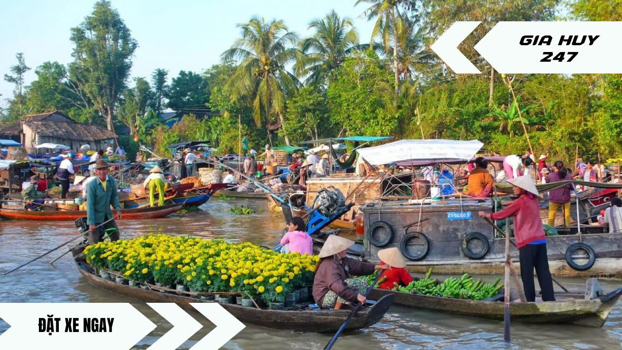 Ảnh xe 7 chỗ Limousine GIA HUY 247 trên Cao tốc Trung Lương, dịch vụ Thuê Xe Đi Tiền Giang nhanh chóng.